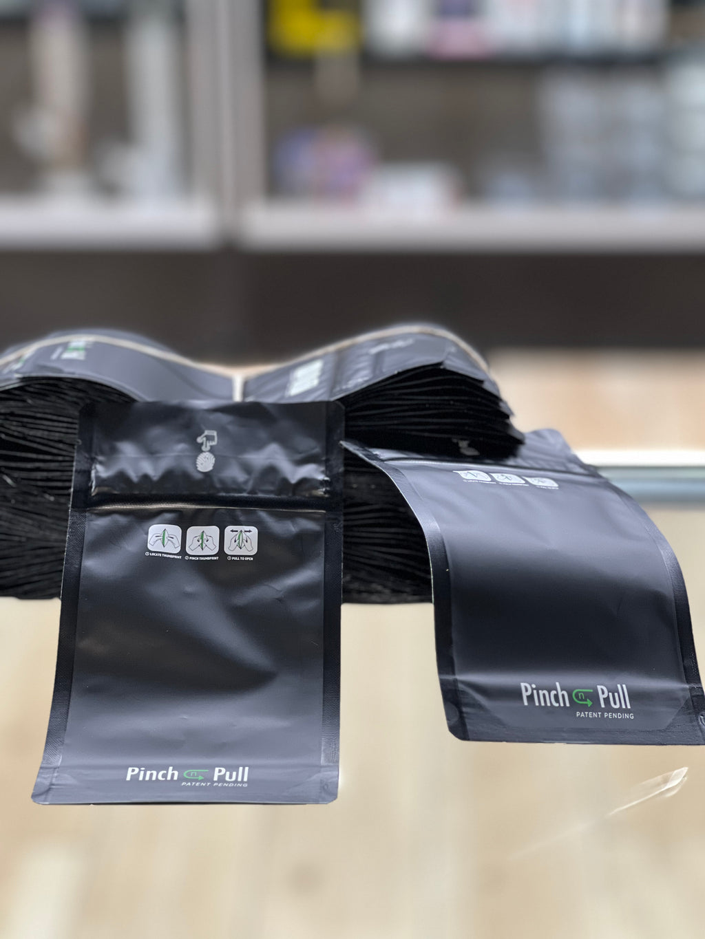 Black Pinch and Pull Mylar Bags 1/4oz 100ct