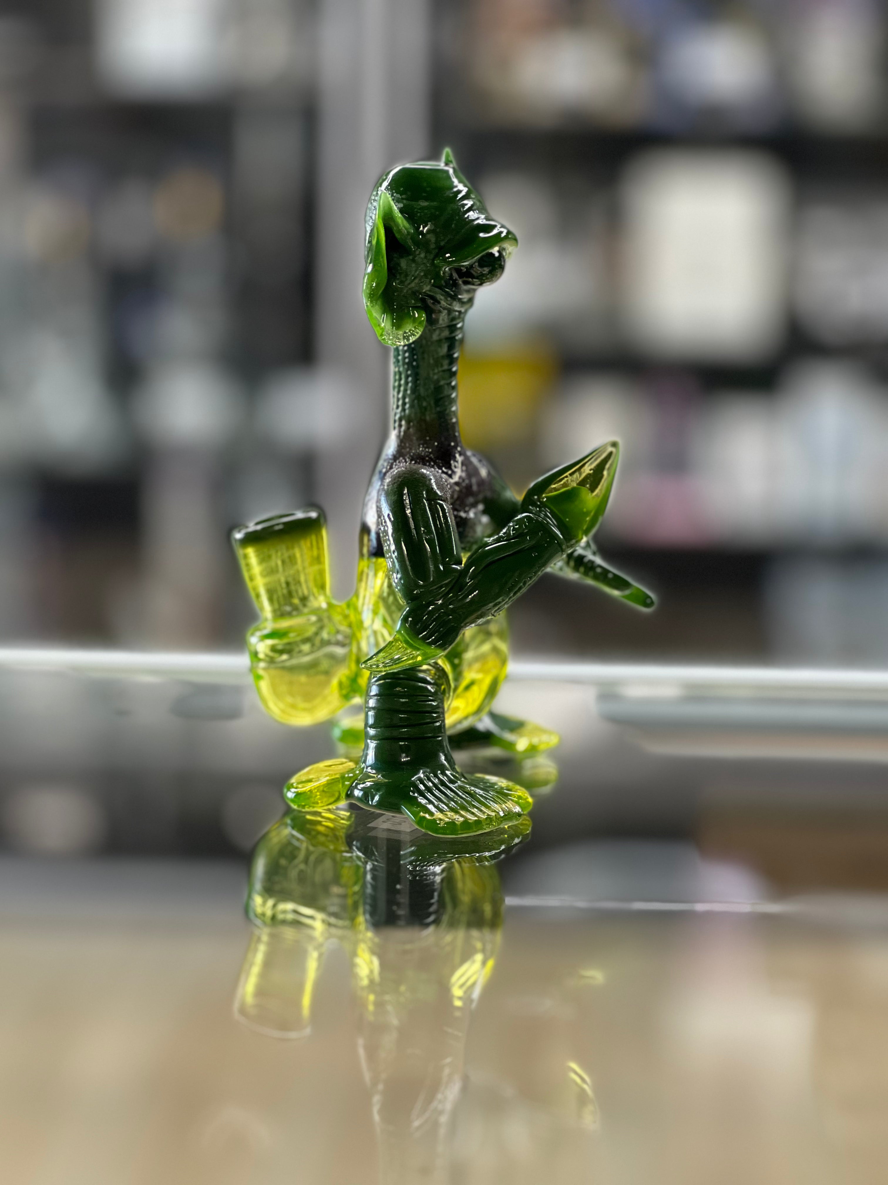 Side view of merc glass alien rig