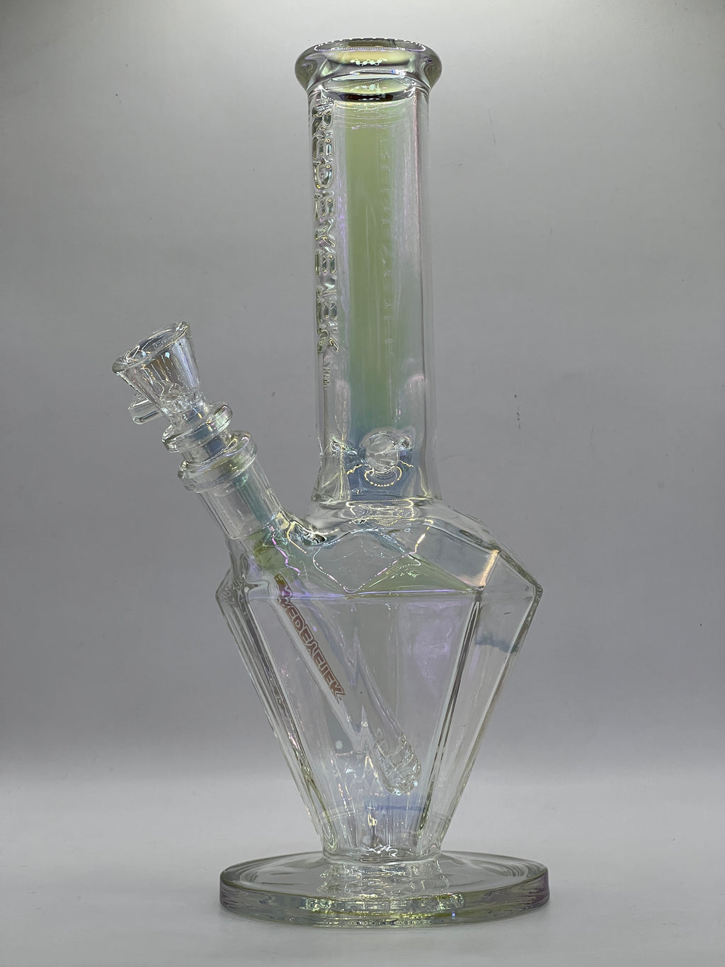 Side profile of the Red Eye Tek Paragon iridescent water pipe