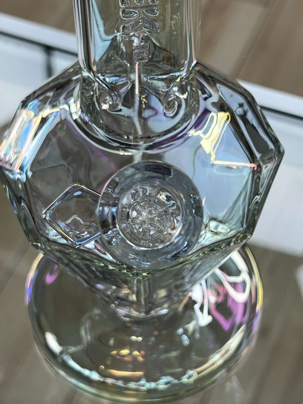 Close-up of the 14mm diamond pull-out bowl and chamber