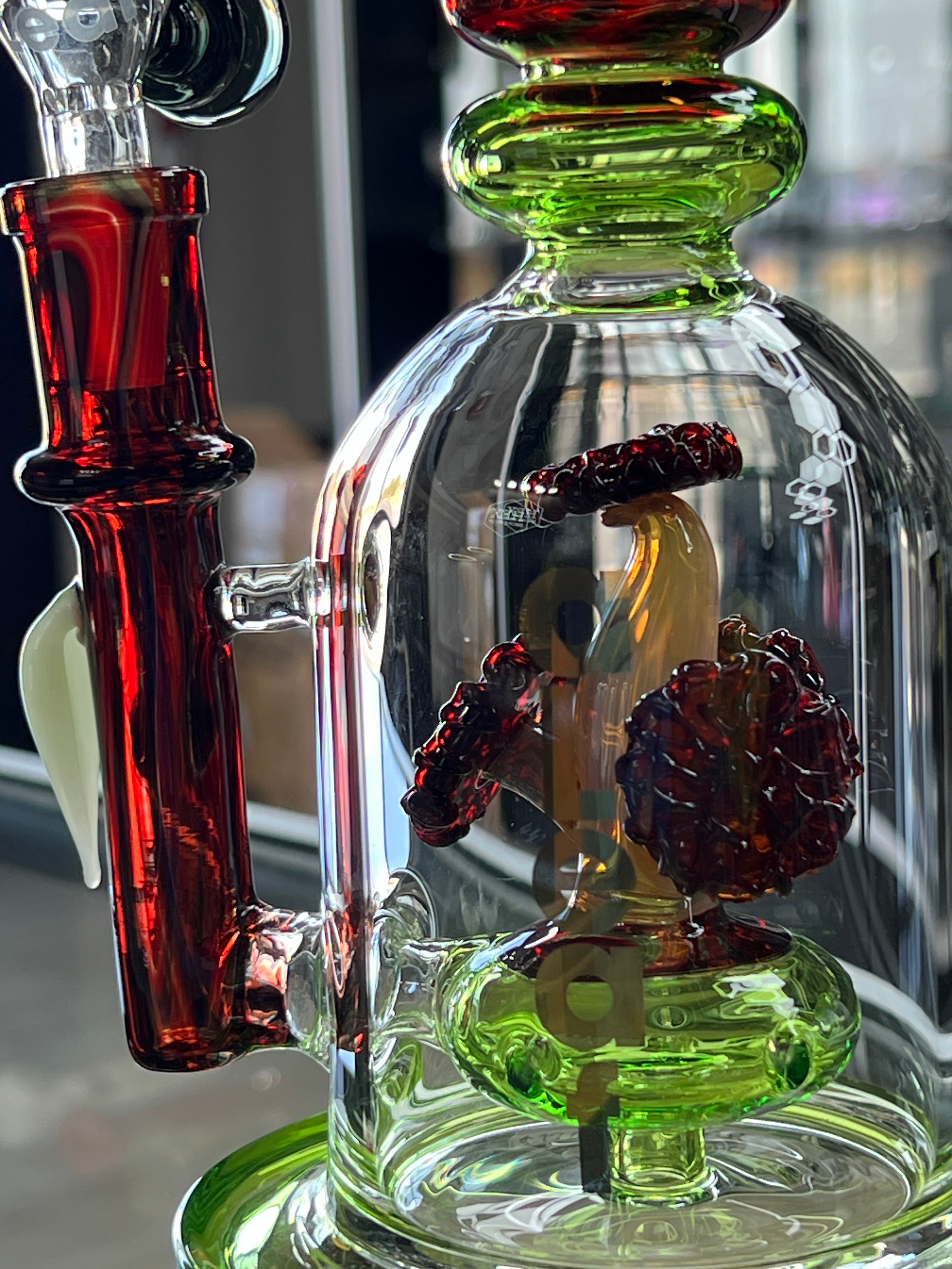 Close-up of the sculpted glass tree centerpiece