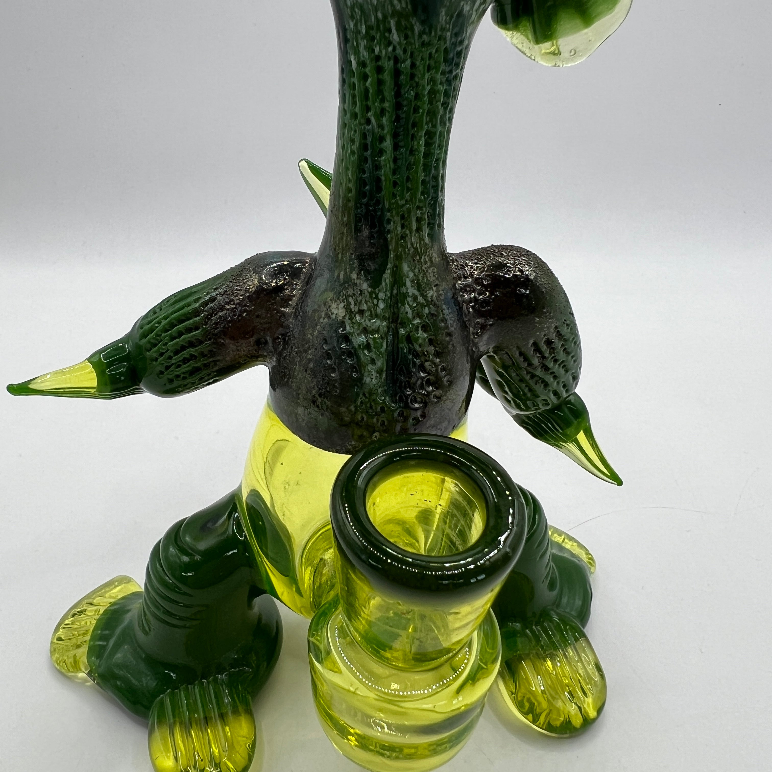 Close-up of Merc Glass Alien Creature 14mm female joint