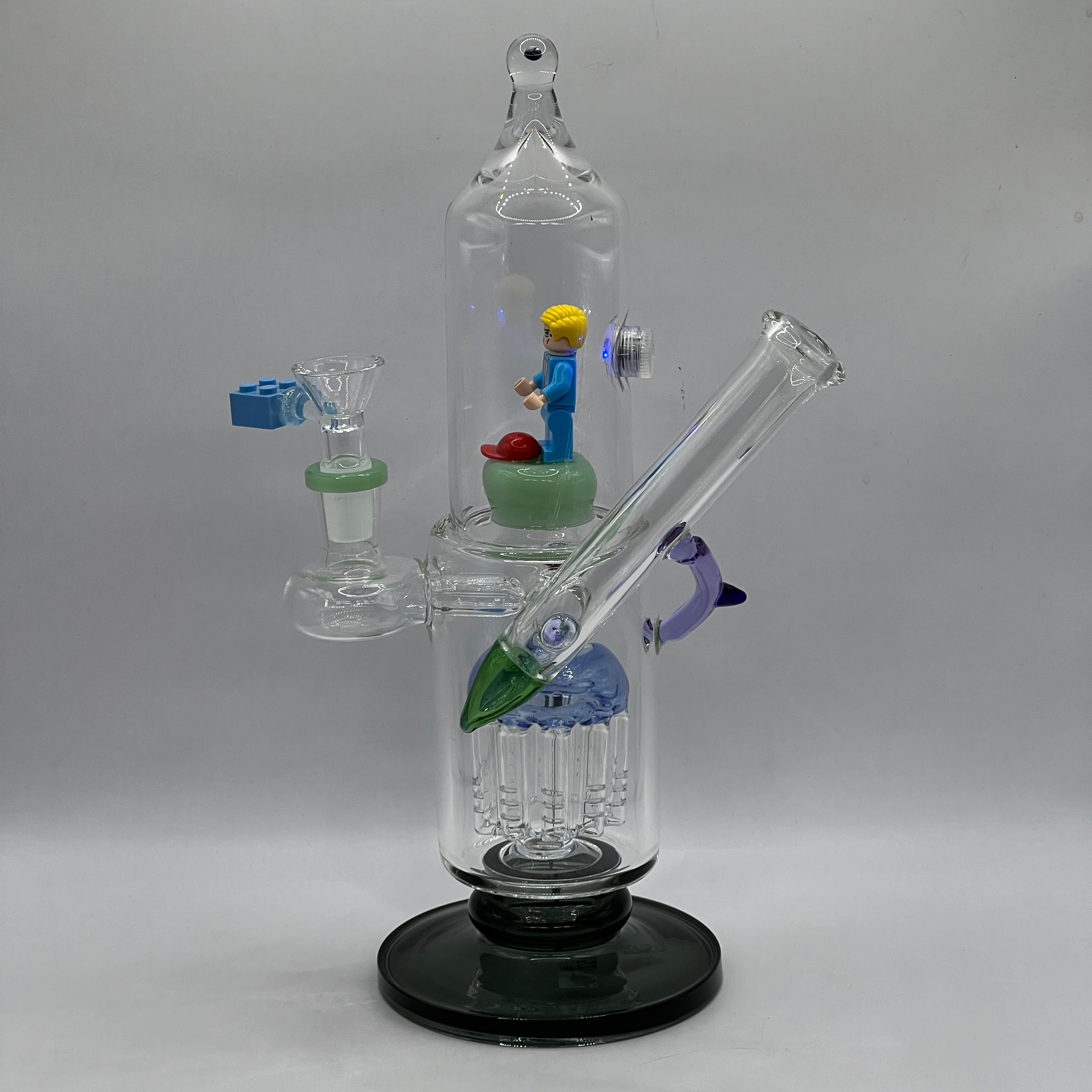 Side profile of Trump themed OTG Glass water pipe