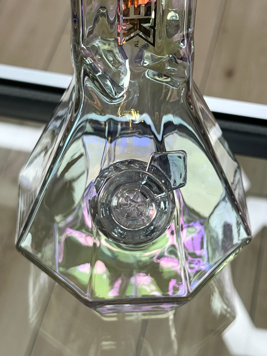 Red Eye Tek Orion diamond pull-out bowl close-up