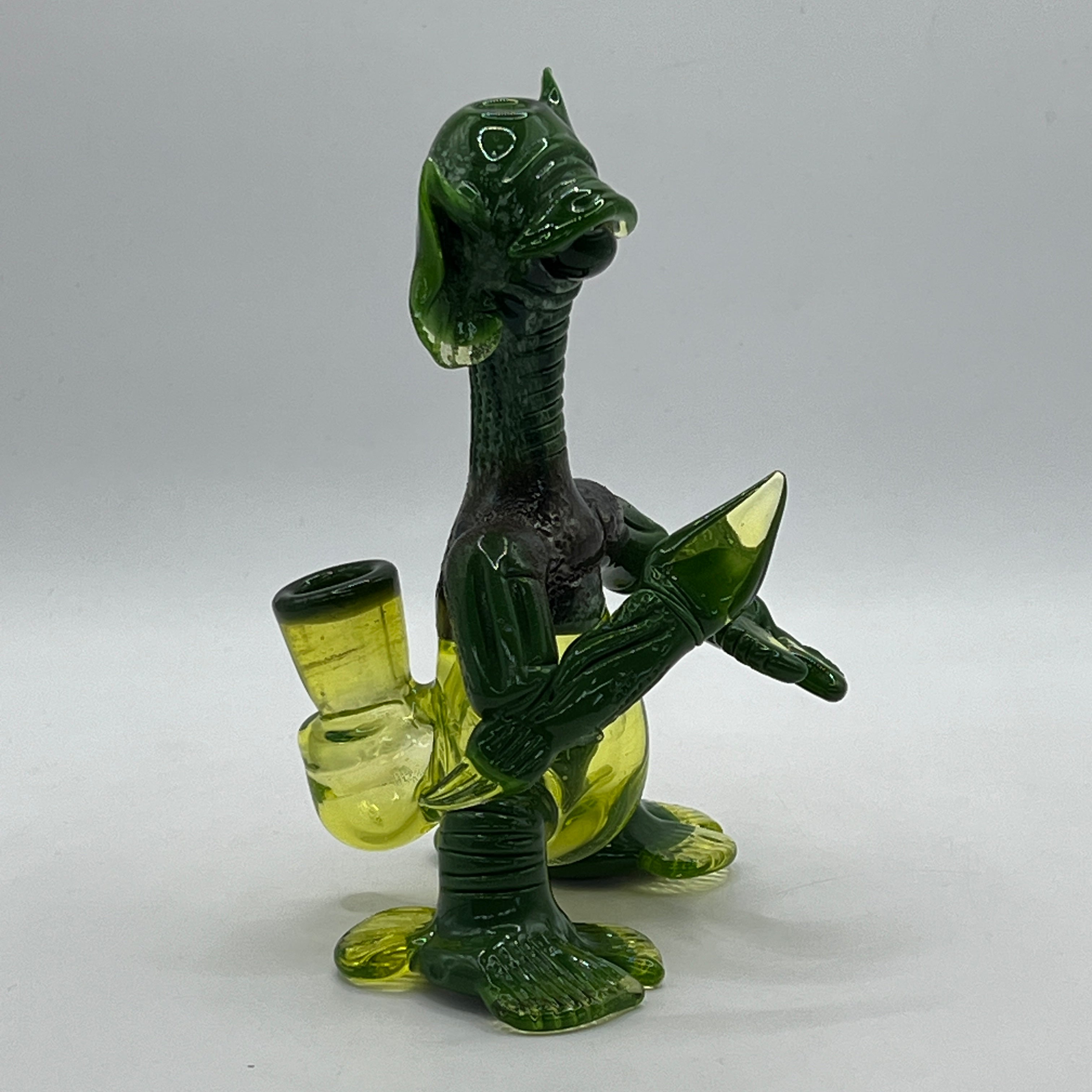 Three-quarter view of Merc Glass Alien Creature rig